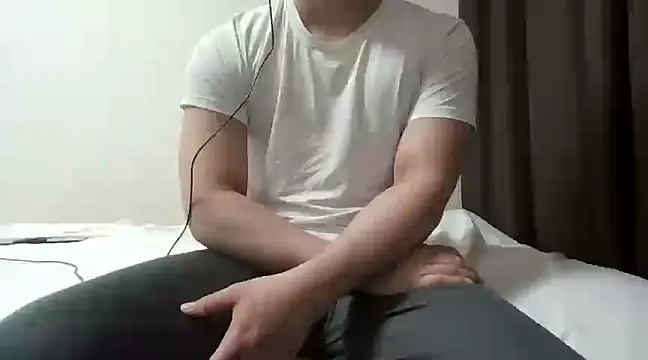 YU-KI00 online show from 03-23-25, 03:32