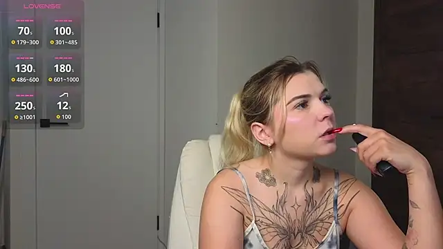 Snapshot of Kate_Legend chatting on 07-18-26, 03:59 Kate Legend online show from 07-18-26, 03:59