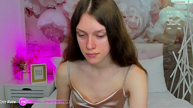Snapshot of JaneBrowni chatting on 10-08-25, 12:17 JaneBrowni online show from 10-08-25, 12:17