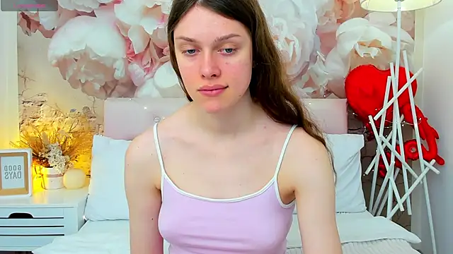 Snapshot of JaneBrowni chatting on 04-22-26, 12:23 JaneBrowni online show from 04-22-26, 12:23