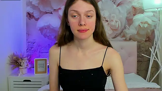 Snapshot of JaneBrowni chatting on 03-19-25, 04:24 JaneBrowni online show from 03-19-25, 04:24