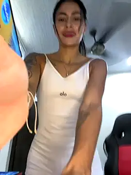 emilie xx  online show from 09-29-25, 02:44