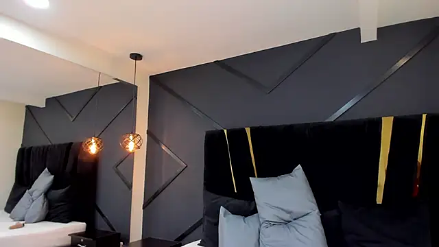 emilie xx  online show from 02-14-25, 08:37