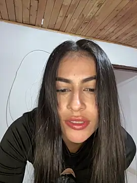 emilie xx  online show from 10-12-25, 10:33