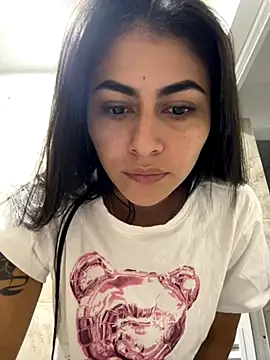 emilie xx  online show from 10-05-25, 02:41