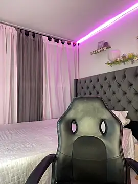 Amiirra  online show from 10-31-25, 12:29