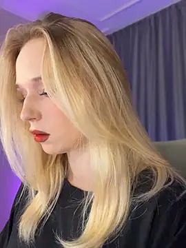 Eva Millss online show from 09-12-25, 01:11