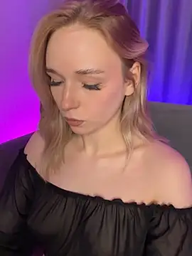 Eva Millss online show from 01-17-25, 01:24