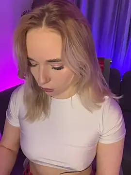 Eva Millss online show from 12-29-24, 01:06