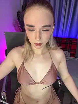 Eva Millss online show from 12-20-24, 01:11