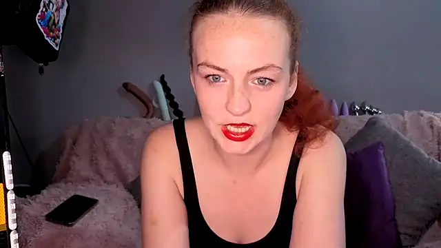 ENGLISHEMILY 69 online show from 10-29-25, 11:09