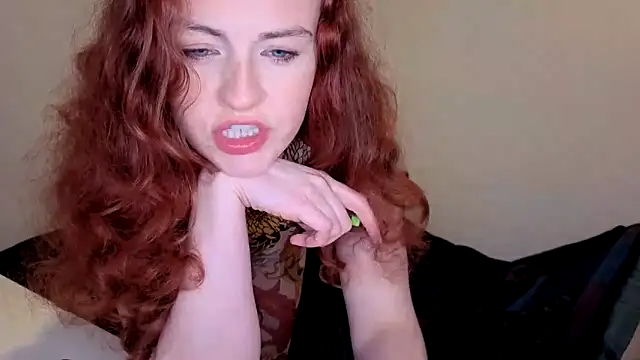 ENGLISHEMILY 69 online show from 12-17-25, 09:20