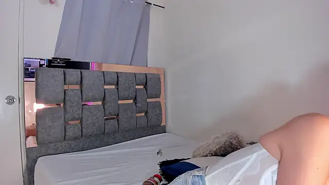 Carol M8 online show from 03-19-26, 04:12