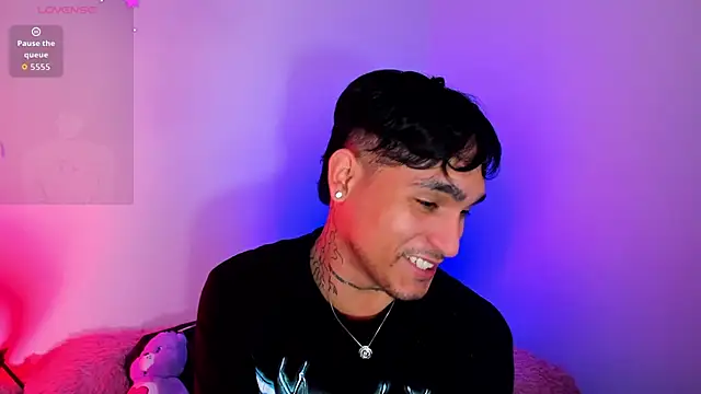 Snapshot of christianwang chatting on 11-24-25, 10:10 christianwang online show from 11-24-25, 10:10