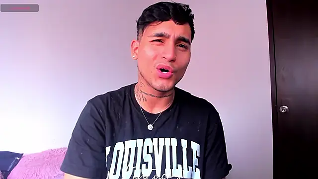 Snapshot of christianwang chatting on 11-22-25, 07:46 christianwang online show from 11-22-25, 07:46