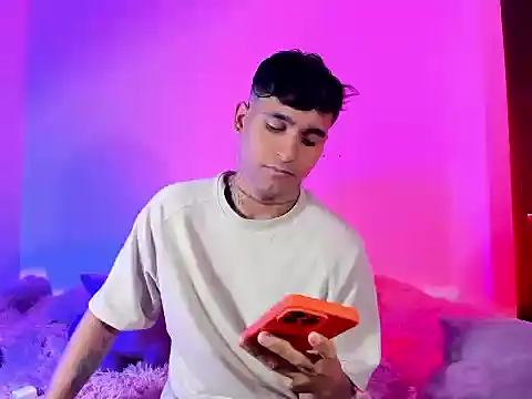 Snapshot of christianwang chatting on 11-14-25, 04:16 christianwang online show from 11-14-25, 04:16