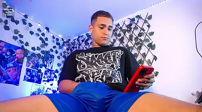 Snapshot of christianwang chatting on 02-21-25, 05:20 christianwang online show from 02-21-25, 05:20