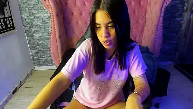 Mila Scott online show from 12-17-24, 08:34