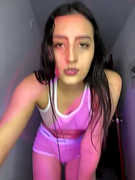 EmySofia online show from 12-18-25, 07:02