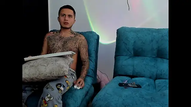 Snapshot of tamy_ian chatting on 11-09-25, 08:57 tamy ian online show from 11-09-25, 08:57