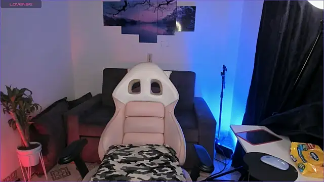 Snapshot of odelei chatting on 09-11-25, 09:42 odelei online show from 09-11-25, 09:42