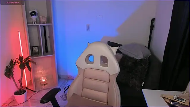 odelei online show from 11-12-25, 08:51