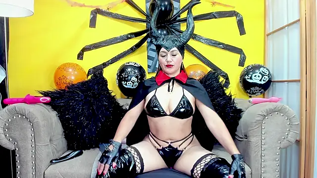 SusanSlim online show from 10-29-25, 03:44