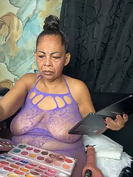 chiquimaturesexy online show from 05-25-26, 11:36