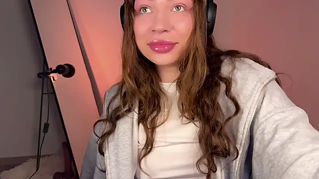 PaulaPratt online show from 03-19-25, 07:07