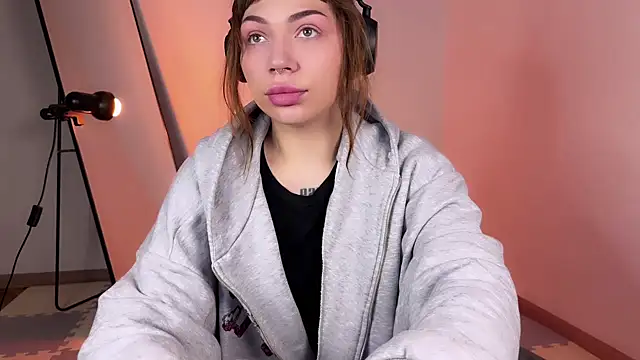 PaulaPratt online show from 02-26-25, 03:46