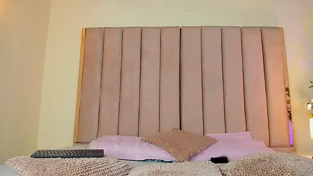 VICTORIA RASH online show from 03-12-26, 07:40