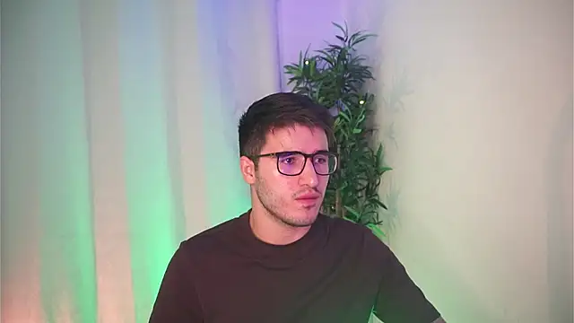 Snapshot of Tony_Wylie chatting on 02-14-26, 03:45 Tony Wylie online show from 02-14-26, 03:45