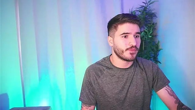 Snapshot of Tony_Wylie chatting on 02-03-26, 08:58 Tony Wylie online show from 02-03-26, 08:58