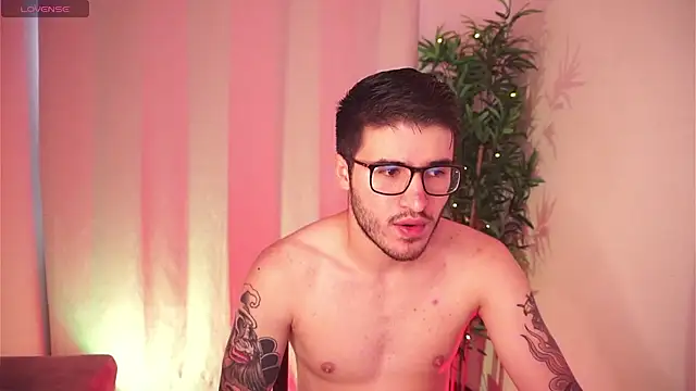 Snapshot of Tony_Wylie chatting on 02-22-26, 03:57 Tony Wylie online show from 02-22-26, 03:57