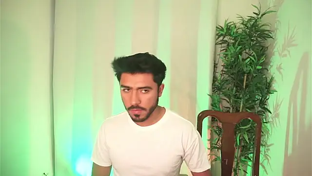 Snapshot of Tony_Wylie chatting on 02-24-26, 06:42 Tony Wylie online show from 02-24-26, 06:42