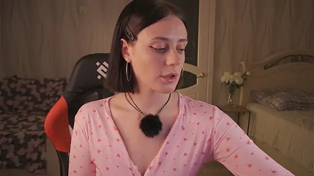 Emmi Flowers online show from 05-17-26, 03:23