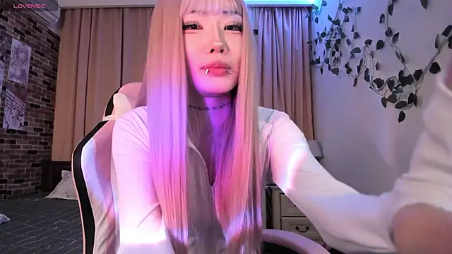 Velvetsky 1 online show from 12-22-25, 04:40