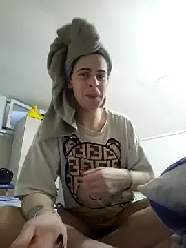 Snapshot of perla97 chatting on 02-06-26, 04:03 perla97 online show from 02-06-26, 04:03