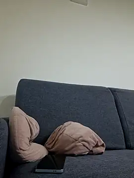 Snapshot of perla97 chatting on 02-11-26, 01:44 perla97 online show from 02-11-26, 01:44