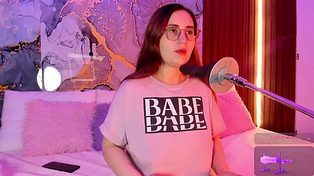 centaurigirl online show from 10-27-25, 03:51