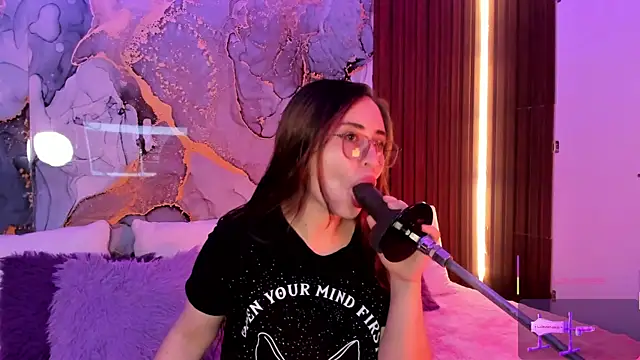 centaurigirl online show from 11-27-25, 03:40