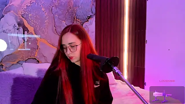 centaurigirl online show from 12-21-25, 04:47