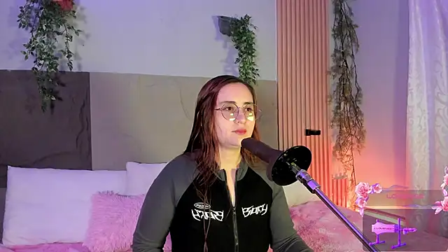 centaurigirl online show from 04-11-26, 03:05