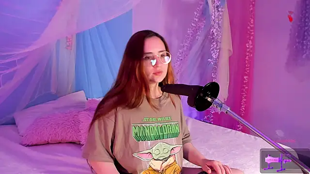 centaurigirl online show from 04-22-26, 03:46