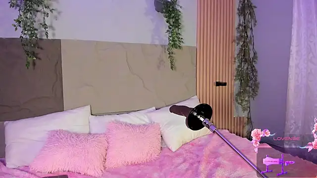 centaurigirl online show from 04-06-26, 04:41