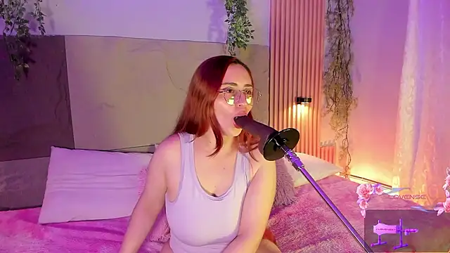 centaurigirl online show from 02-14-26, 03:40