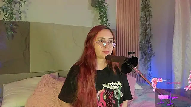 centaurigirl online show from 02-24-26, 04:57