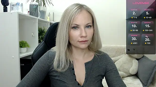 Sunny bunny6 online show from 10-30-25, 04:33