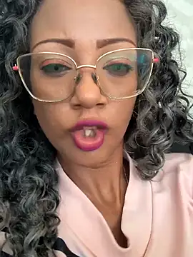 Snapshot of Amaliu_ chatting on 03-10-25, 08:56 Amaliu online show from 03-10-25, 08:56