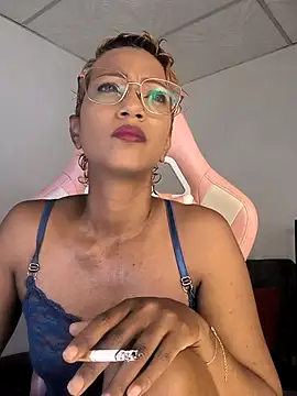 Snapshot of Amaliu_ chatting on 10-05-25, 03:47 Amaliu online show from 10-05-25, 03:47